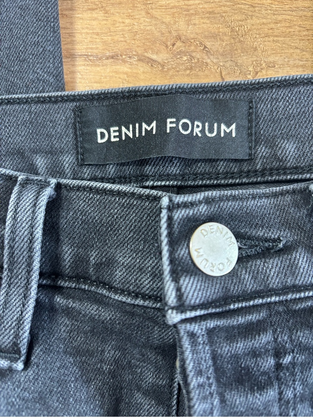 Denim Forum The Arlo High Rise Straight Cropped Raw Hem Jeans Size 29 - Picture 2 of 11